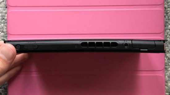 تاب برداشتن Nintendo Switch بعد از استفاده مکرر روی پایه مخصوص؟ 2