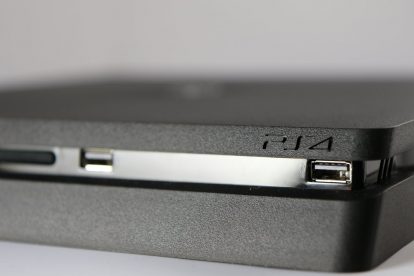 عکس PS4 Slim Gold منتشر شد
