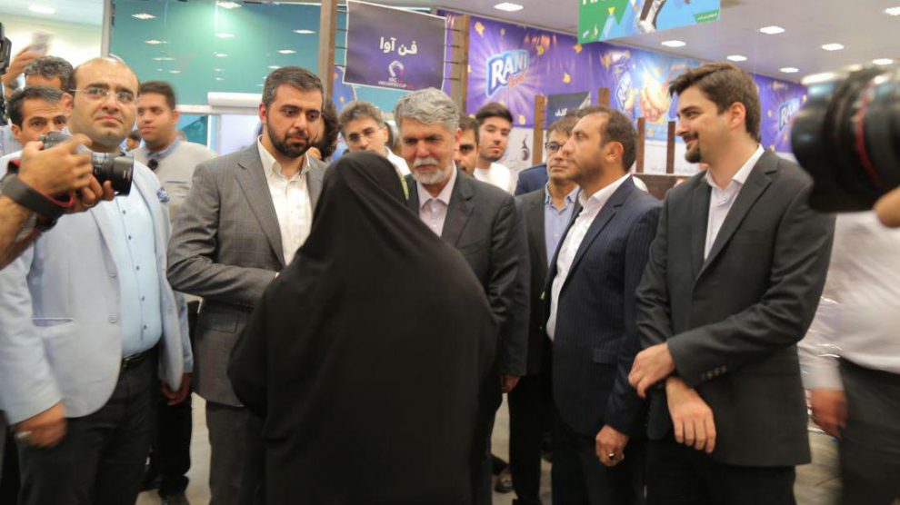 بازدید وزیر فرهنگ و ارشاد اسلامی از جام قهرمانان بازی‌های ویدیویی